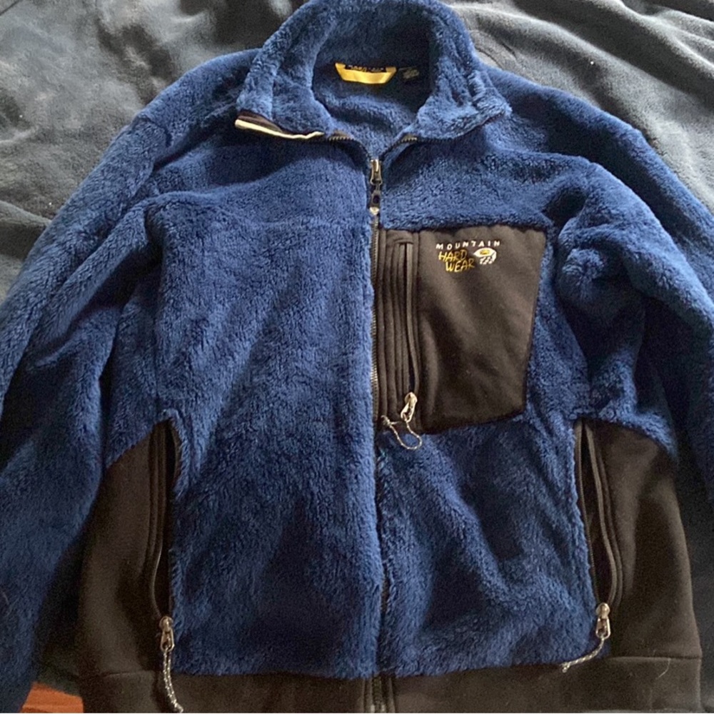 Mountain Hardware sweater